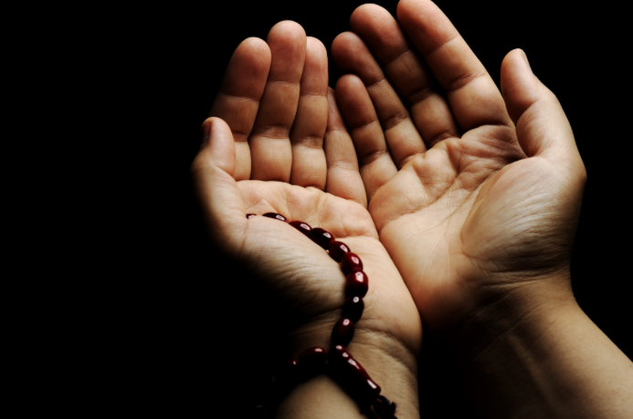 Powerful Duas for Every Moment of Your Umrah Journey